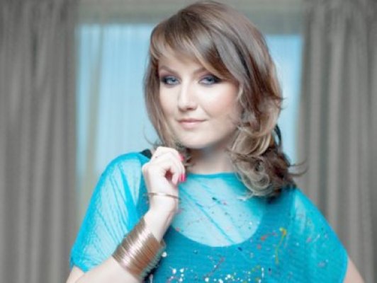 Alexandra Ungureanu cântă pentru studenţii basarabeni